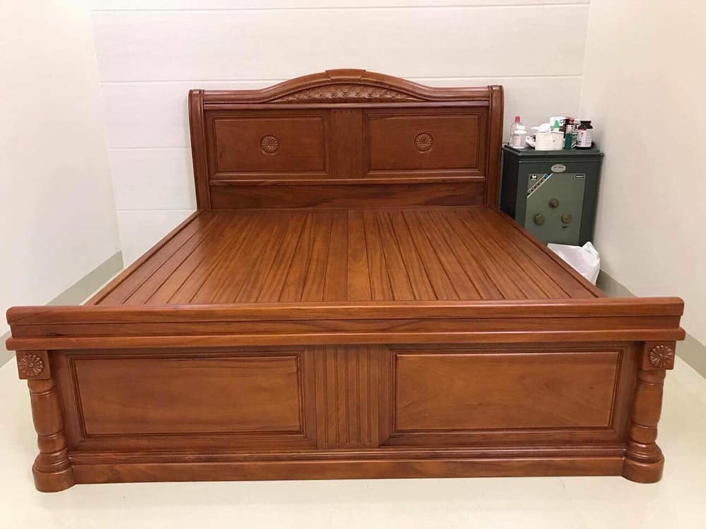 Chiếc giường ngủ gỗ gõ đỏ và gỗ hương loại nào tốt hơn cho gia đình
