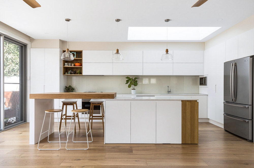 Đèn đơn giản và phù hợp với không gian căn bếp hiện đại