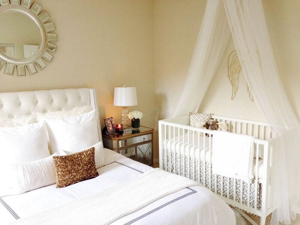 Phòng ngủ sang trọng với giường cũi có rèm cho bé tạo không gian riêng tư